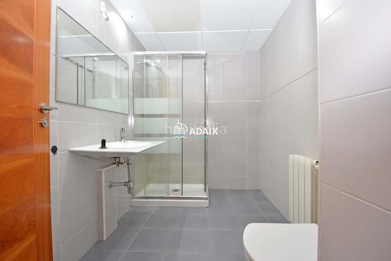 Foto d0c4661b-95a9-4b07-9bd8-642ef737ad99. Alquiler piso alquiler exclusivo ! moderno piso de 3 dormitorios con garaje, aire acondicionado y patio en c dionisio acedo vive con e en Cáceres