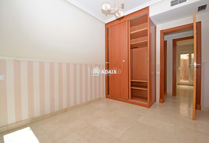 Foto eb146bd5-e478-46c7-ae9a-f06cbe854a13. Alquiler piso alquiler exclusivo ! moderno piso de 3 dormitorios con garaje, aire acondicionado y patio en c dionisio acedo vive con e en Cáceres