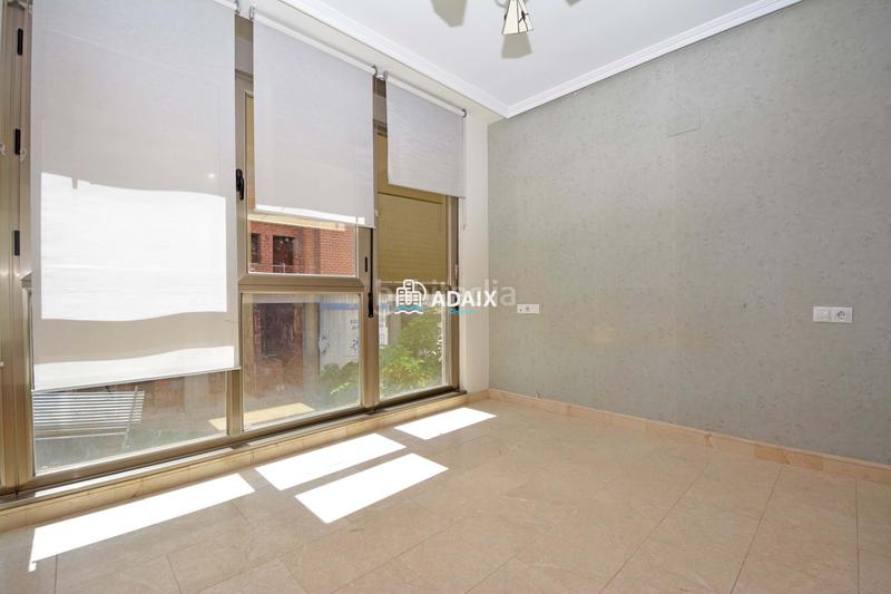 Foto fc257de9-82d0-4f96-bcfc-ba88a0a85bdb. Alquiler piso alquiler exclusivo ! moderno piso de 3 dormitorios con garaje, aire acondicionado y patio en c dionisio acedo vive con e en Cáceres