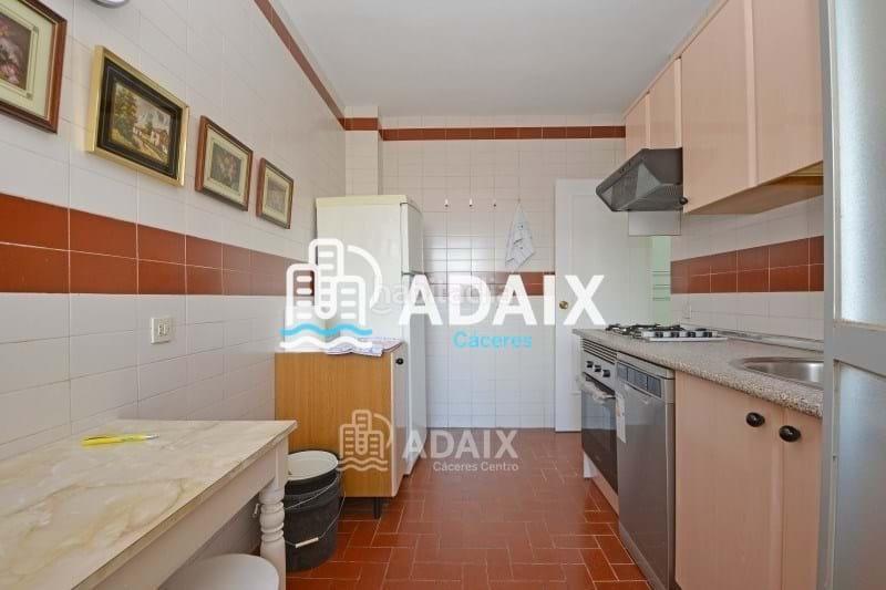 Foto 871732f2-23d4-4770-a348-85163b08f1d7. Affitto appartamento con riscaldamento parcheggio in Cáceres