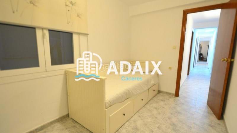 Foto a8f52108-fa78-4a48-af2c-42e0cdd4be3d. Alquiler piso  en alquiler , estupendo piso en alquiler en colon, zona cercana al centro de la ciudad, zona renovada, muy cerca de en Cáceres