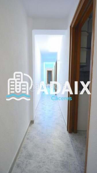 Foto c62659de-9d3d-4d59-bd04-e02d699e5de0. Alquiler piso  en alquiler , estupendo piso en alquiler en colon, zona cercana al centro de la ciudad, zona renovada, muy cerca de en Cáceres