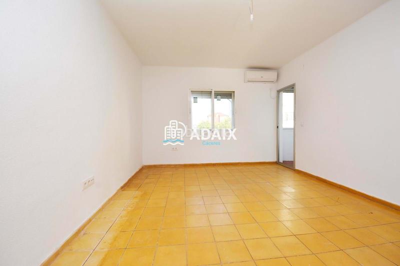 Foto b7f3fffe-bba2-4dbe-8561-329a2ba9e91c. Pis a nuevo Cáceres Cáceres