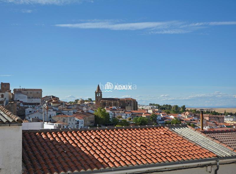 Foto 14419f45-adca-44a2-8c6d-1e895d90fbef. Casa adossada a Casco Antiguo Cáceres