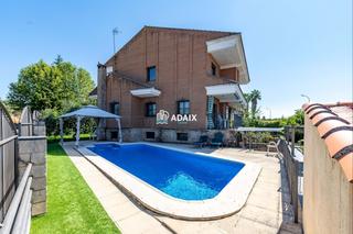 Chalet  C/río tiétar. Chalet en venta en cáceres, zona la sierrilla este impresionante