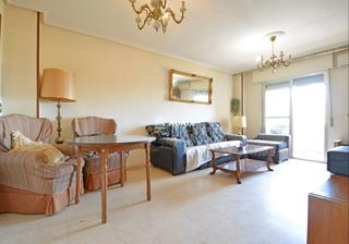 Appartement  Calle primero de mayo n b de cáceres. Piso en venta en cáceres  oportunidad de inversión con garaje y