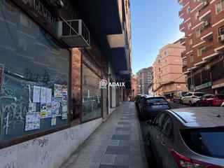 Location Local commercial  Cl leon leal  es:e pl: pt:  caceres (cáceres). Local con grandes escaparates en venta tu próximo proyecto de ne