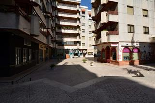 Local commercial  Av españa  es: pl: pt:  caceres (cáceres). Local en venta en cánovas, cáceres una de la zonas comerciales c