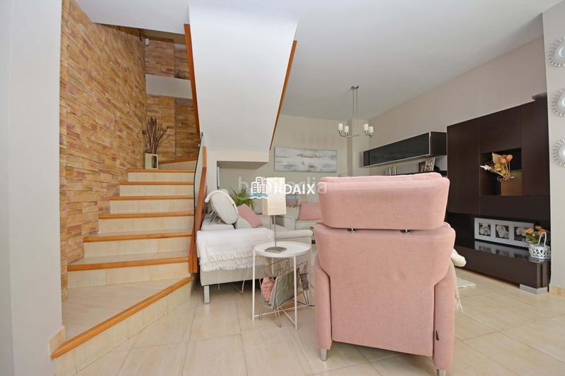 Foto 17c3f6b2-04b0-416a-b9fb-a805cbde8b86. Maison jumelée avec chauffage dans Casco Antiguo Cáceres