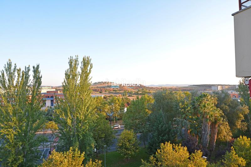 Foto 9d5db102-a1d3-47cf-9fef-0a6a34a7be38. Pis amb aparcament a Ruta de la Plata Cáceres