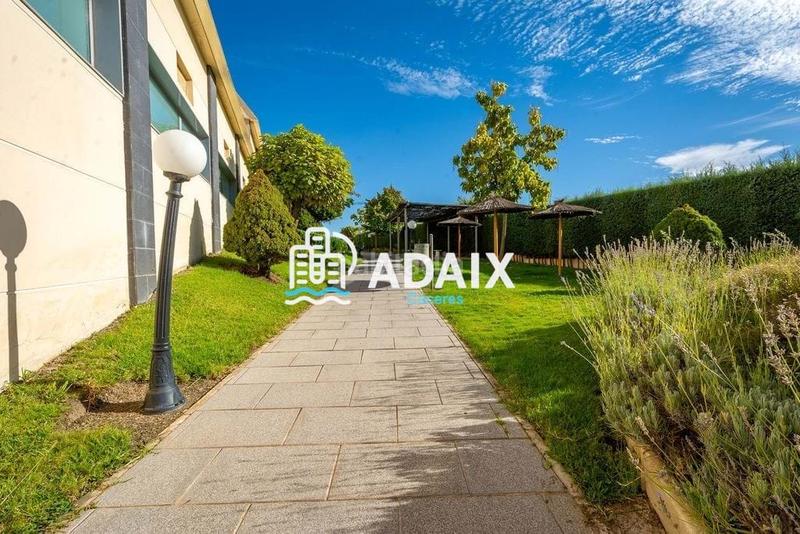 Foto 10bb7ad2-94a7-4716-868c-c2dcdb5d506d. Appartamento con riscaldamento parcheggio piscina in Cáceres