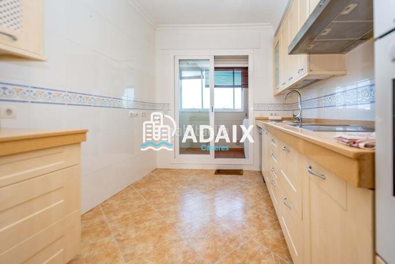 Foto 405ada91-0927-463a-b51a-f3c79d0e921f. Appartamento con riscaldamento parcheggio piscina in Cáceres