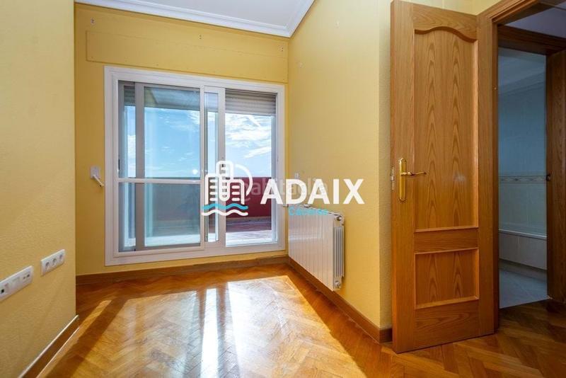 Foto 4e862ca3-f048-4677-bcd8-96adba9c69db. Appartamento con riscaldamento parcheggio piscina in Cáceres