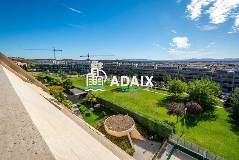 Foto 5e8fe632-f858-42bf-811b-a344e76ef424. Appartamento con riscaldamento parcheggio piscina in Cáceres