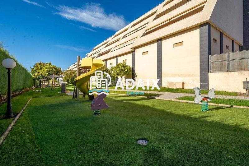 Foto b9c5436b-8ebe-4e5e-a5aa-30c9f5877271. Appartamento con riscaldamento parcheggio piscina in Cáceres