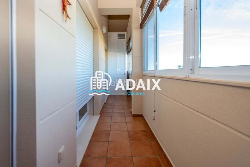 Foto d2f46fe3-1af2-4976-8c63-84425a3ca93b. Appartamento con riscaldamento parcheggio piscina in Cáceres