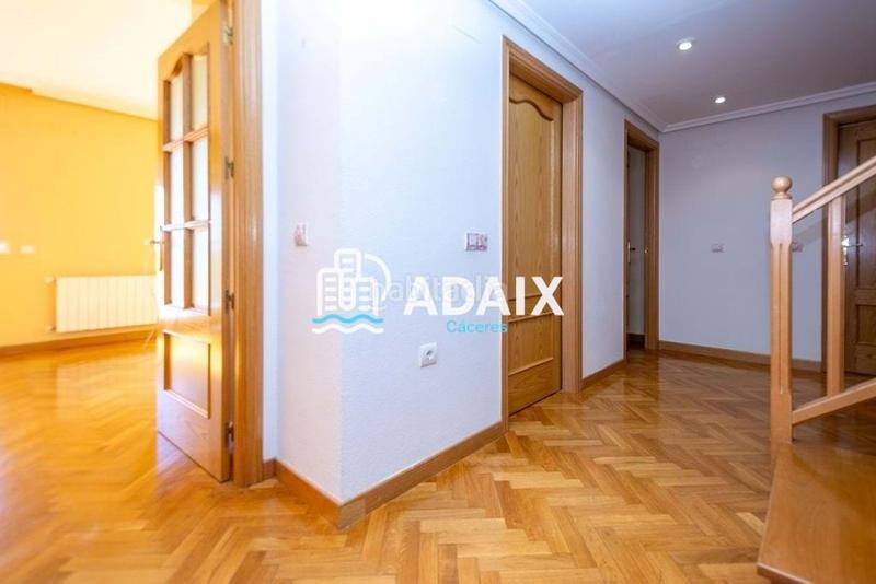 Foto e4bf4031-7f5e-4cf6-aac1-ddc4ad140e3e. Appartamento con riscaldamento parcheggio piscina in Cáceres