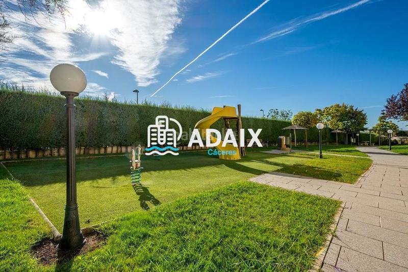 Foto e5cf487b-df37-4192-84a8-4104b8bef465. Appartamento con riscaldamento parcheggio piscina in Cáceres