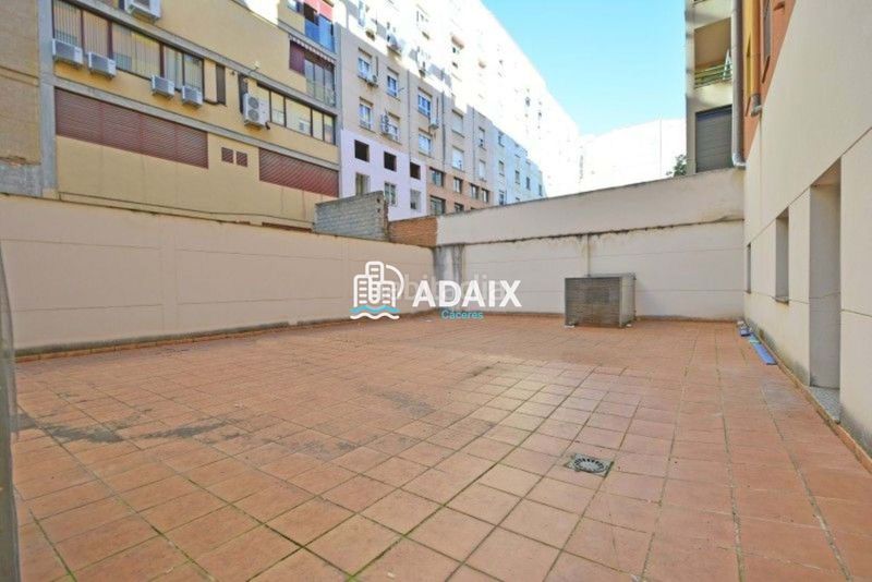 Foto 1d84ea86-ce69-41d4-94c7-3f4478016685. Local comercial a Centro Cáceres