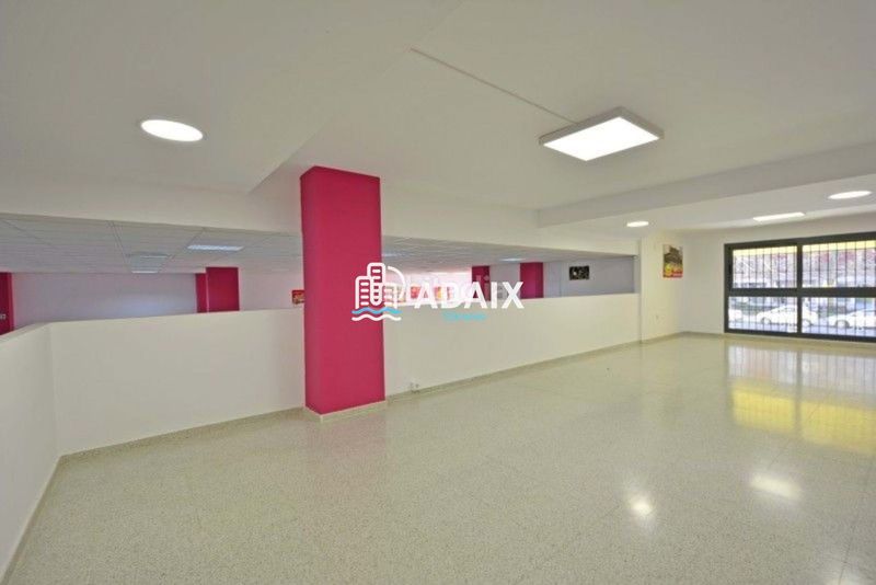 Foto fb8173b9-af0e-4fc4-b21d-970b0e5a8e7f. Local comercial a Centro Cáceres