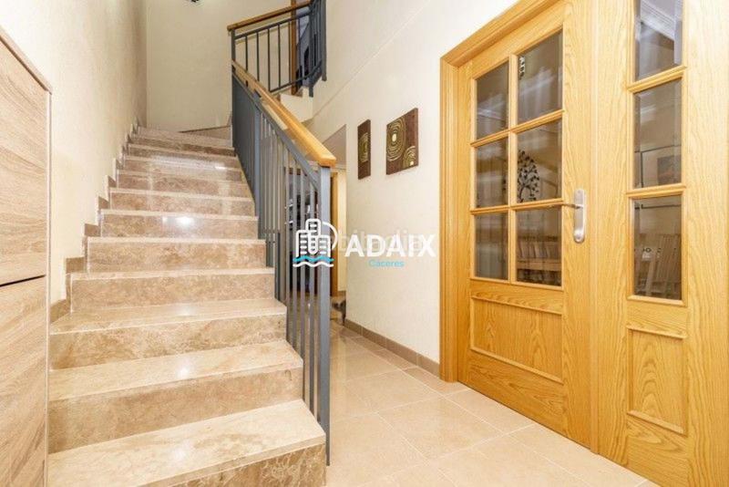 Foto 1f966644-ce20-45fd-aef6-67c5b046b4d8. Casa con riscaldamento parcheggio in nuevo Cáceres Cáceres