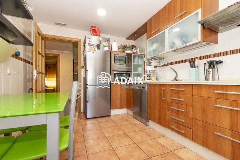 Foto 20a644f0-9924-400a-b8b2-9dd327b5a5ac. Casa con riscaldamento parcheggio in nuevo Cáceres Cáceres