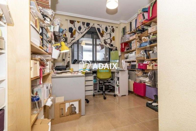 Foto 4c3845bf-4456-41c9-b10f-4d01f879349b. Casa con riscaldamento parcheggio in nuevo Cáceres Cáceres