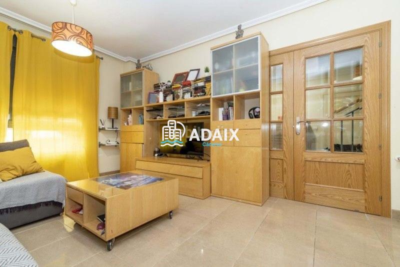 Foto 7b73ea9d-b2a1-470b-a871-9f8dcbb4c022. Casa con riscaldamento parcheggio in nuevo Cáceres Cáceres