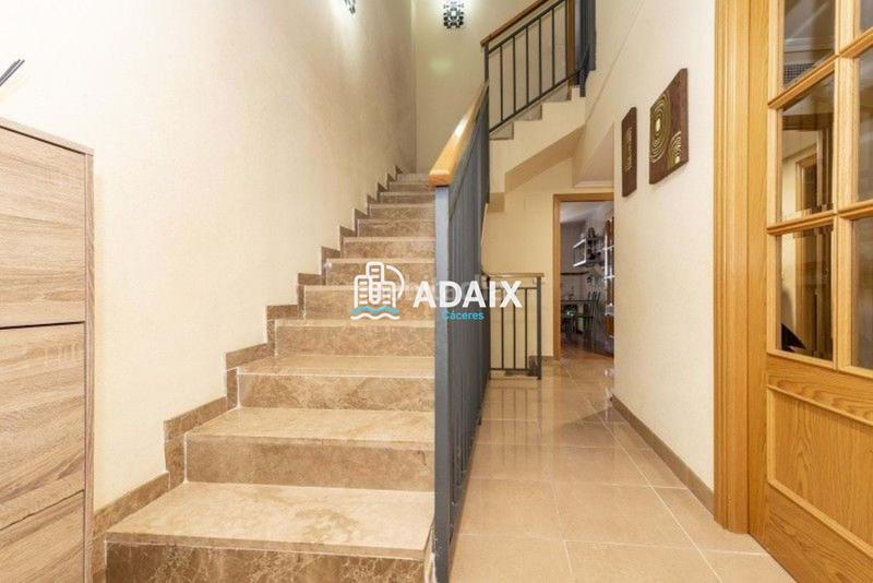 Foto ed5252b6-2fae-4ce5-900c-28ed1253735d. Casa con riscaldamento parcheggio in nuevo Cáceres Cáceres