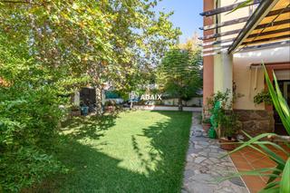 Chalet  C josé redondo. Espectacular chalet con doble vivienda independiente en la zambo