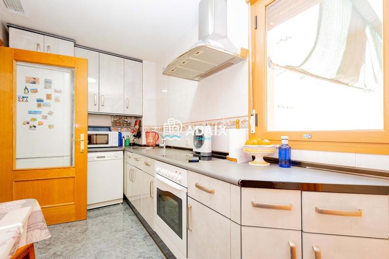 Foto 60283035-6a7e-4746-9877-58ade5564b1f. Casa a schiera con riscaldamento parcheggio in Casco Antiguo Cáceres