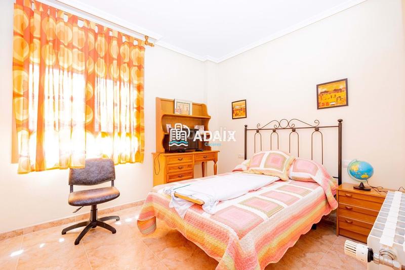 Foto 67a2d1ab-f16b-4407-8aca-070d0b00300f. Casa a schiera con riscaldamento parcheggio in Casco Antiguo Cáceres