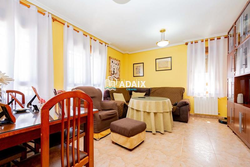 Foto 9b0bc968-d72b-4e2a-8e94-7798f5182324. Casa a schiera con riscaldamento parcheggio in Casco Antiguo Cáceres