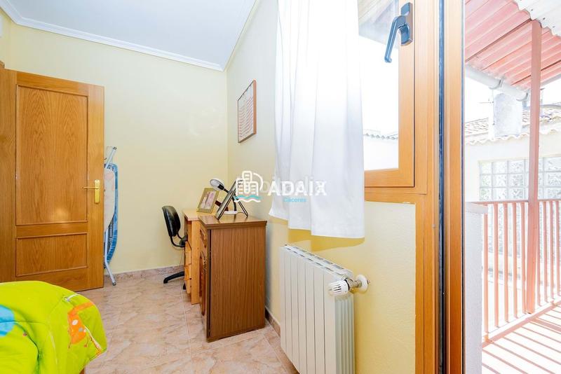 Foto 9e7be535-21bb-413c-b392-3bf4a0e218a4. Casa a schiera con riscaldamento parcheggio in Casco Antiguo Cáceres