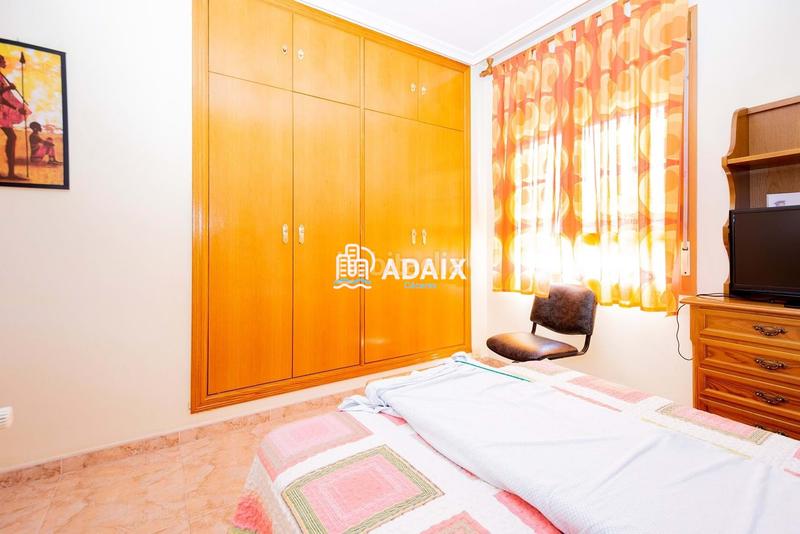 Foto f7e45833-4e0a-4d7d-a30f-1020affe4554. Casa a schiera con riscaldamento parcheggio in Casco Antiguo Cáceres