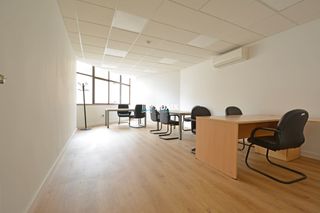 Lloguer Local Comercial  Calle garcia plata de osma número  de cáceres. Oficina en alquiler en cáceres