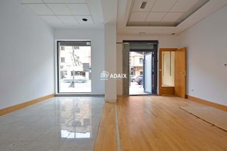 Rent Business premise  Avenida gil cordero número  de cáceres. Local en alquiler en cáceres