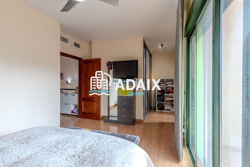 Foto 0e3301b6-1275-4093-a30e-49a588bf7b74. Casa amb calefacció aparcament a Montesol - Mejostilla Cáceres