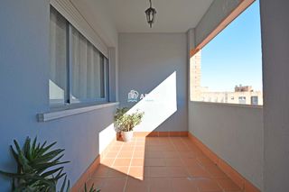 Etagenwohnung  Calle francia. Este apartamento de 118 m, localizado en cáceres capital, ofrece