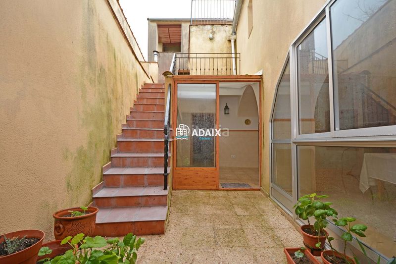 Foto c707d74b-a15e-488d-80da-a9a36b98d759. Casa adossada a Montánchez
