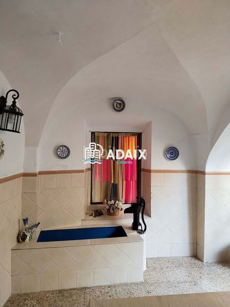 Foto fd917582-2d6b-4b2b-8727-001857e7cd1e. Casa adossada a Montánchez