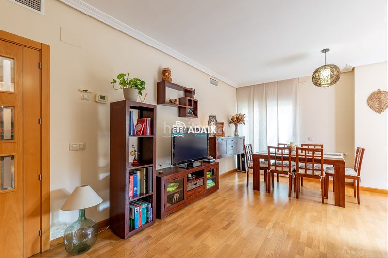 Foto 8d401dff-f870-4213-a150-09fe8ee5e389. Pis amb calefacció aparcament piscina a Montesol - Mejostilla Cáceres