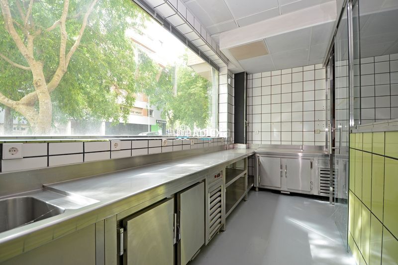 Foto b8cab0bc-42b9-4b67-b835-1af0902fddb9. Local comercial a Centro Cáceres