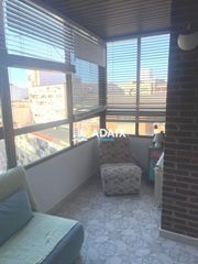Etagenwohnung  Calle doctor marañon. Descubre este piso reformado, con tres dormitorios y 2 baños, pl