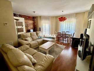 Miete Etagenwohnung  Avenida de parís. Piso en alquiler en avenida parís, cáceres, ideal para larga dur