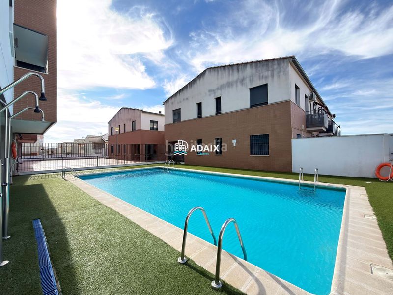 Foto 4fdaf978-8243-47ed-b97b-eadb666e3cba. Pis amb calefacció aparcament piscina a Montesol - Mejostilla Cáceres
