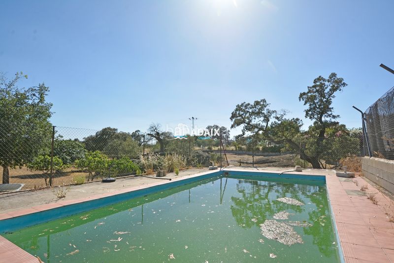Foto 2b47b822-db3b-4c6e-9e9d-bc328b8214ef. Casa amb piscina a Valdesalor - Rincón de Ballesteros Cáceres