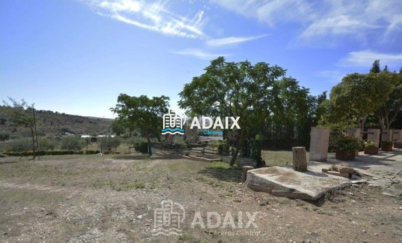 Foto e789b774-5b97-44e0-bcf7-1b5b73740bf9. Xalet amb aparcament piscina a Montesol - Mejostilla Cáceres