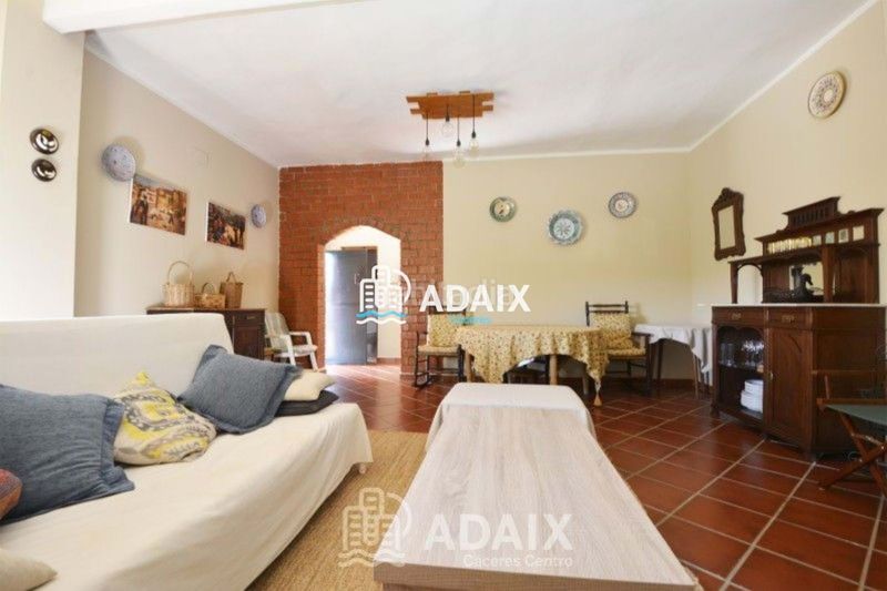 Foto f27fc862-457f-43f8-89a7-206151710e09. Xalet amb aparcament piscina a Montesol - Mejostilla Cáceres