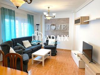 Miete Etagenwohnung  Calle prof. hernández pacheco. Este apartamento de 90 m, localizado en cáceres capital, ofrece